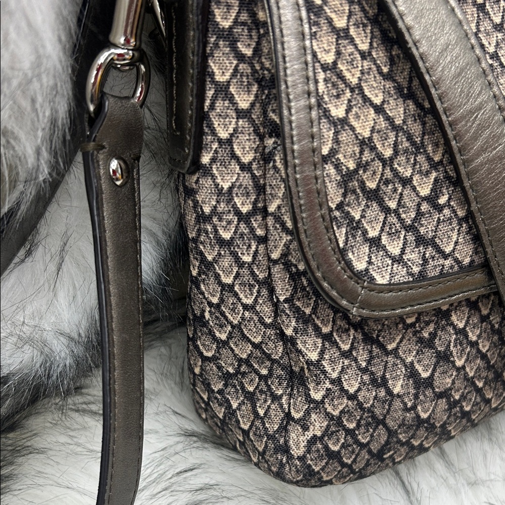 Coach Taylor Snake Pattern flap Crossbody handBag / crossbody - Picture 11 of 15